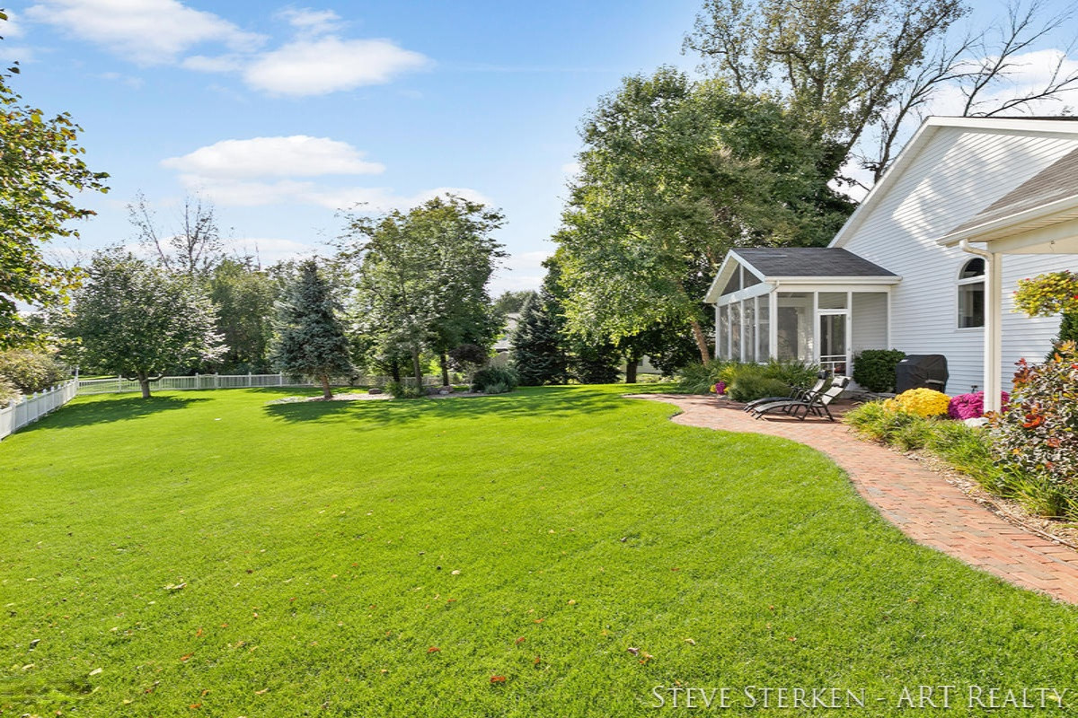 3009 Riley Ridge Road Holland, MI 49424 - Photo 5 of 35 IMG_1030