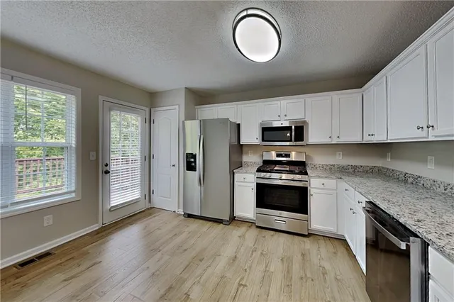 $2,095 | 42 Oak Springs Lane, Dallas, GA 30132