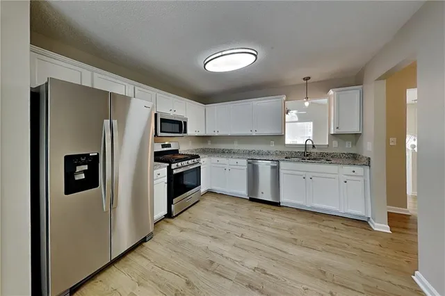 $2,095 | 42 Oak Springs Lane, Dallas, GA 30132