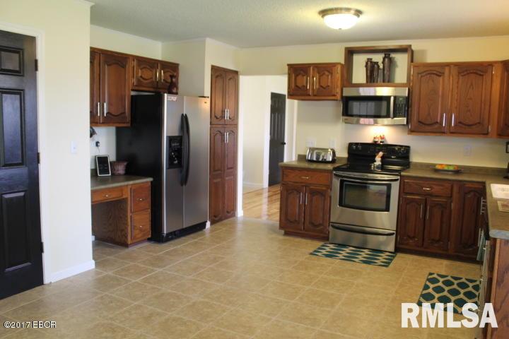 11603 Strawberry Road Carbondale, IL 62901 - Photo 11 of 33 Gallery Image 11