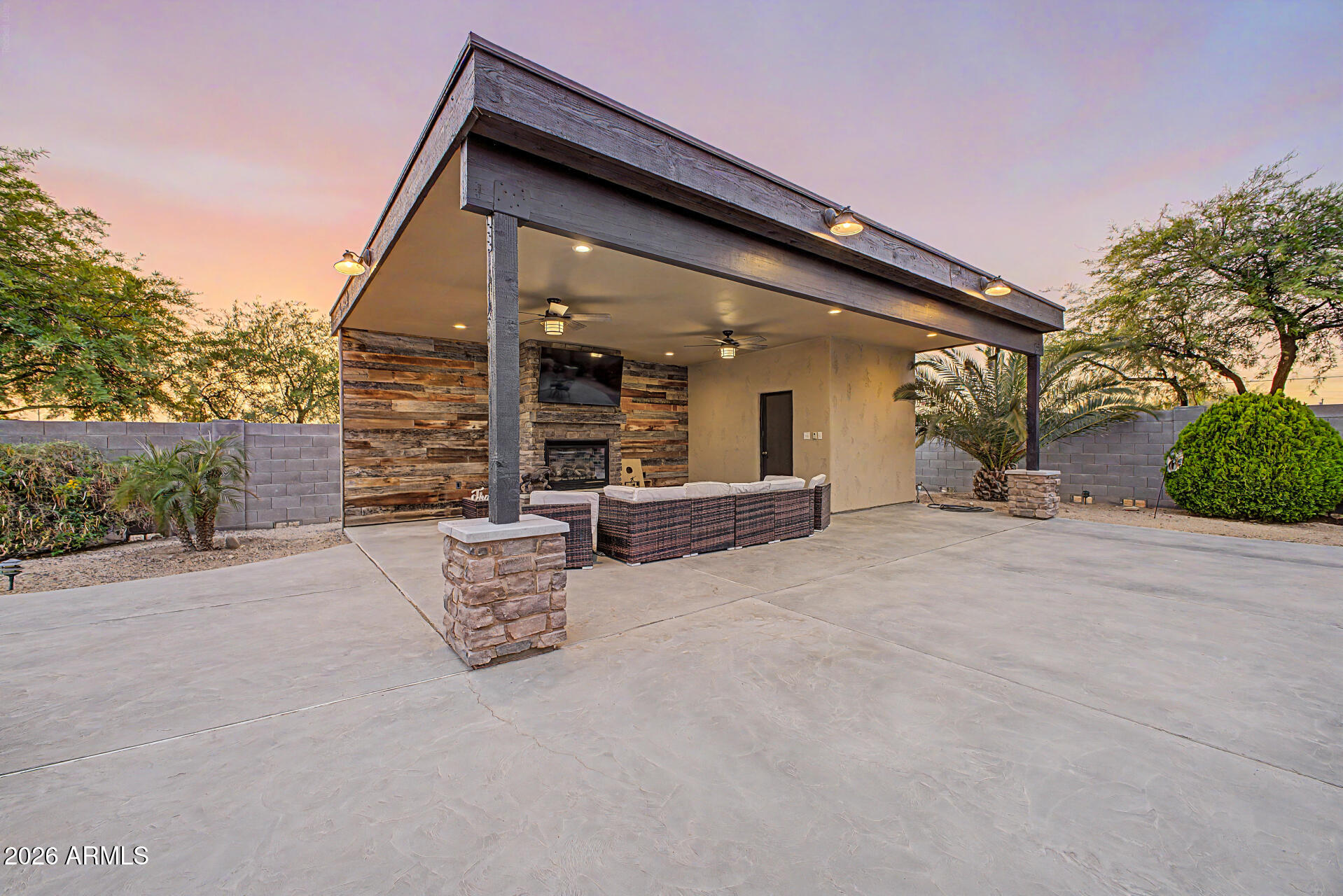 1703 West Quartz Rock Road Phoenix, AZ 85085 - Photo 5 of 97 09-Quartz Rock