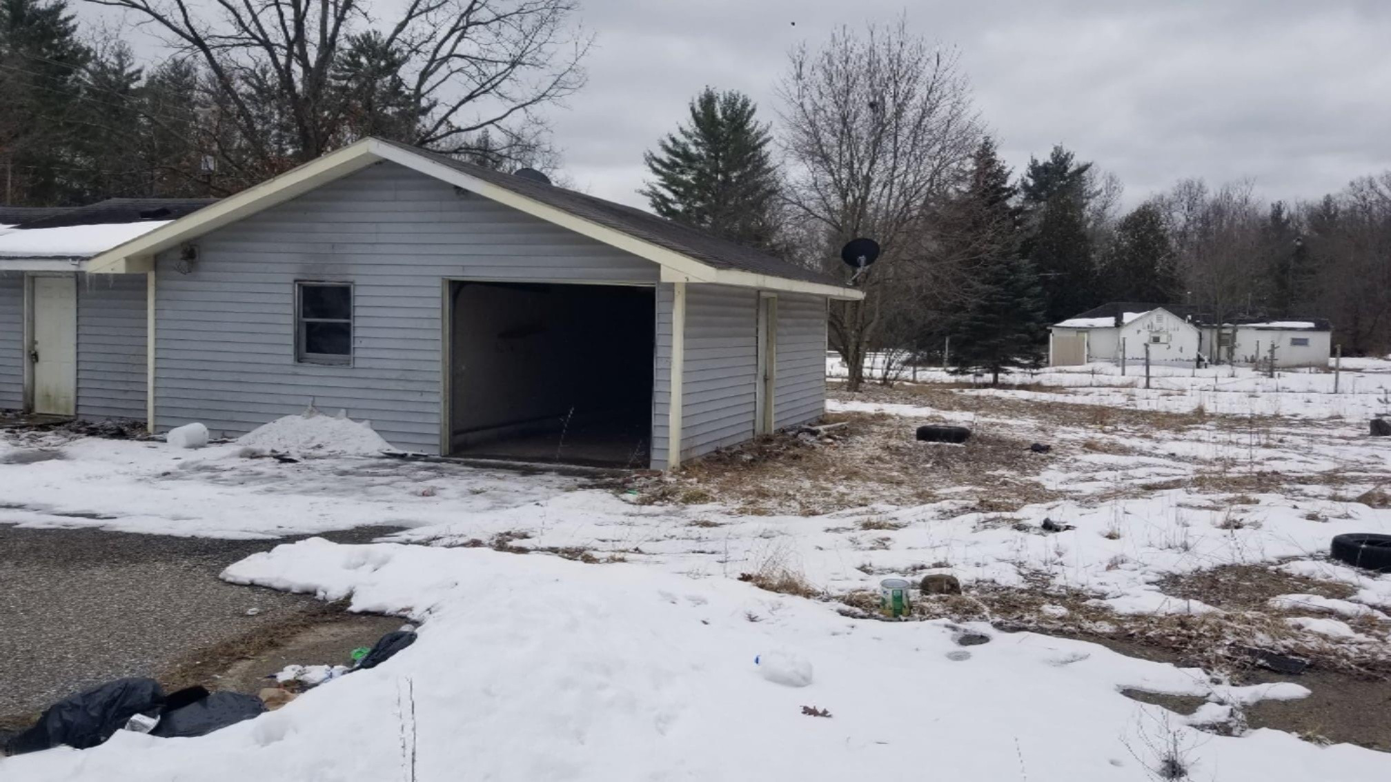 497 South Tyndall Road Branch, MI 49402 - Photo 8 of 15 garage listing