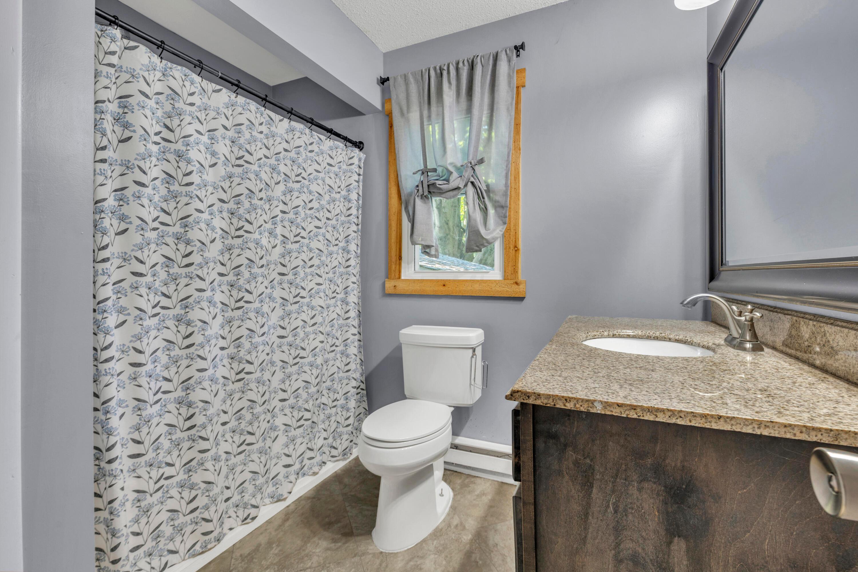 281 Middle Ground Road Southwest Pataskala, OH 43062 - Photo 28 of 52 Bathroom