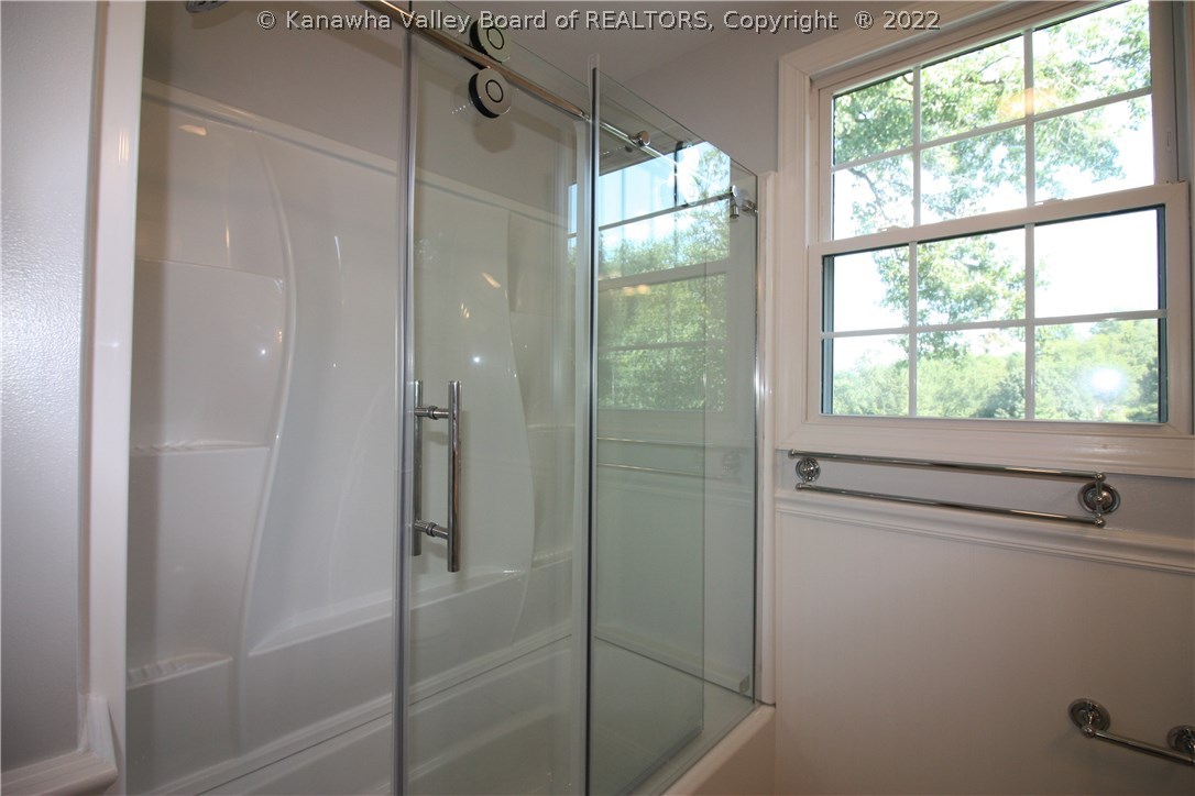 1729 Loudon Heights Road Charleston, WV 25314 - Photo 8 of 30 Gallery Image 8