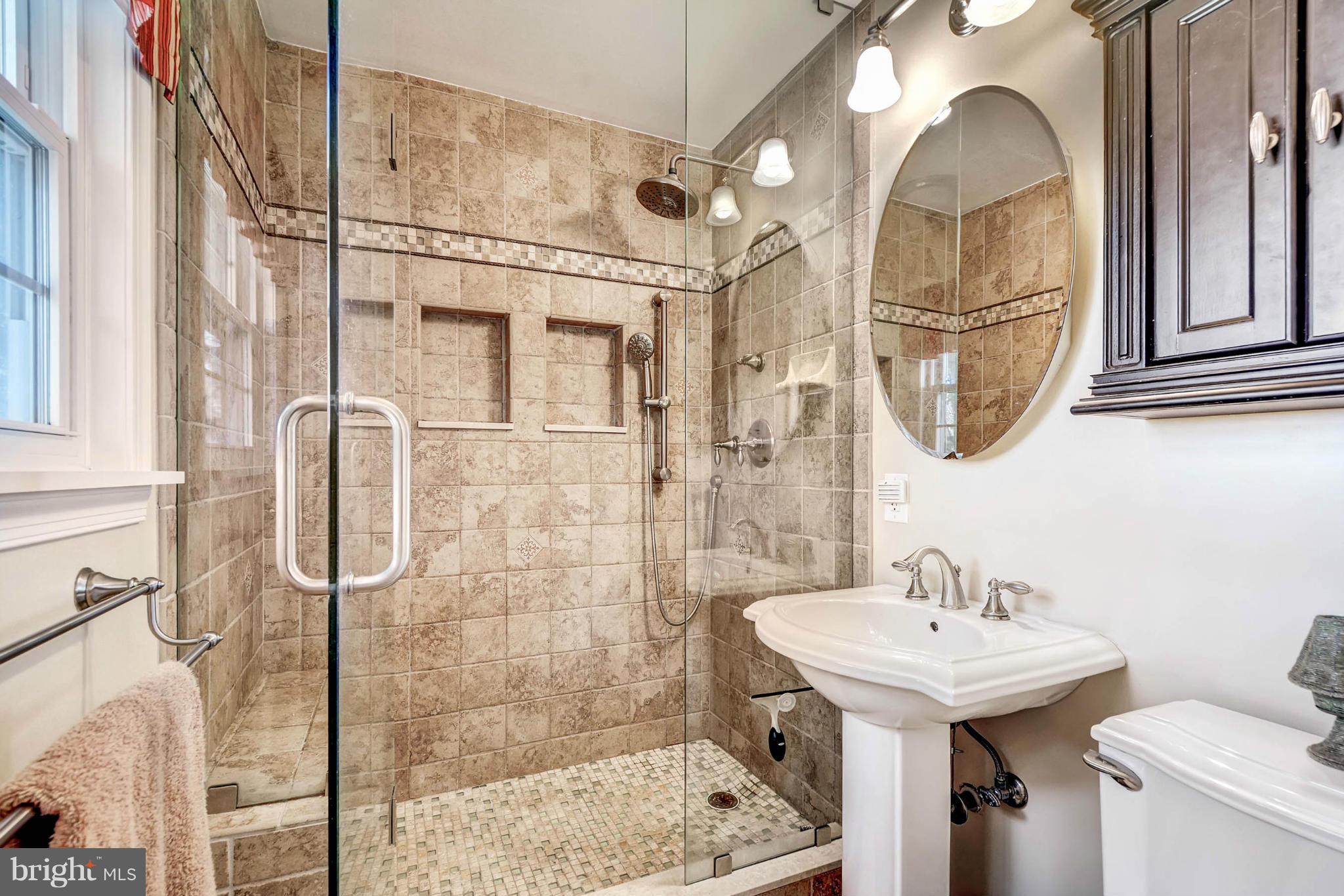 8818 Wolverton Road Baltimore, MD 21234 - Photo 14 of 25 Bath (Master)