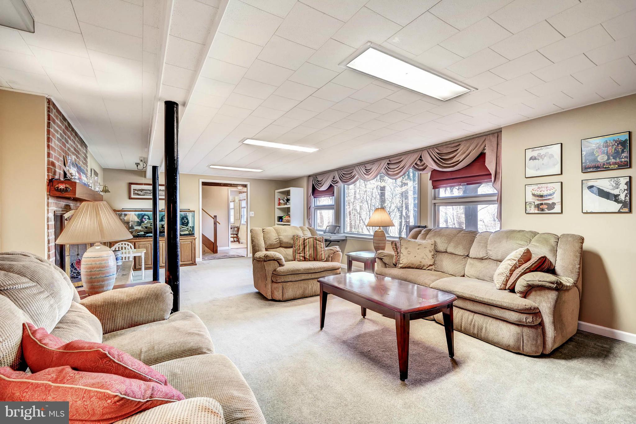 8818 Wolverton Road Baltimore, MD 21234 - Photo 20 of 25 Family Room