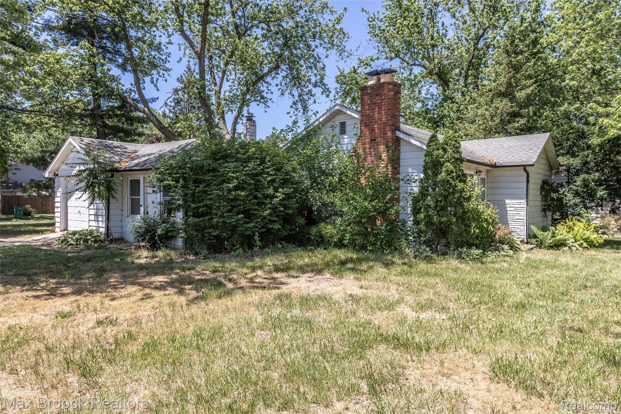 1894 Union Lake Road Commerce Township, MI 48382 - Photo 14 of 15 244A2886-HDR.jpg