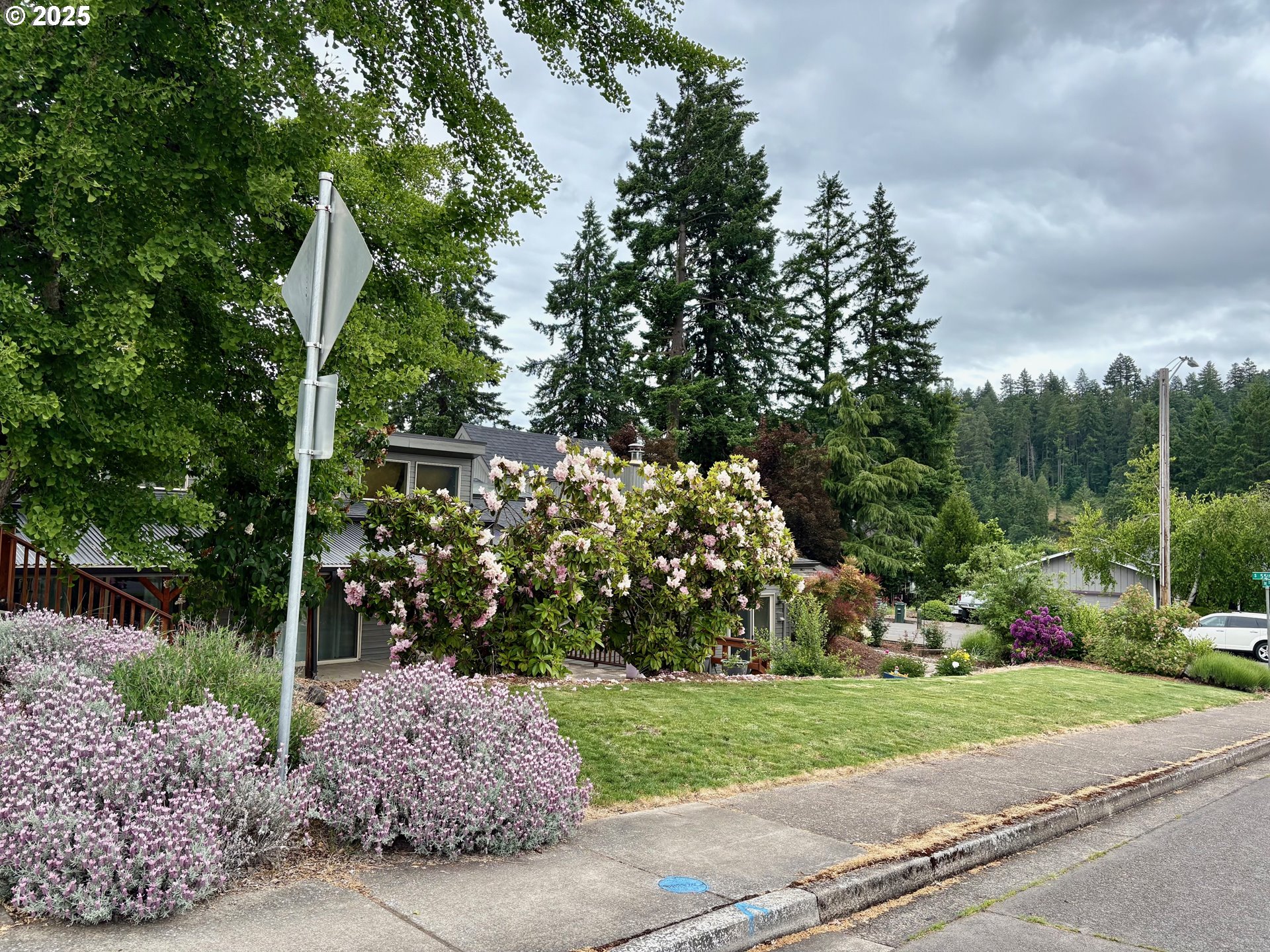 892 South 55th Place Springfield, OR 97478 - Photo 33 of 35