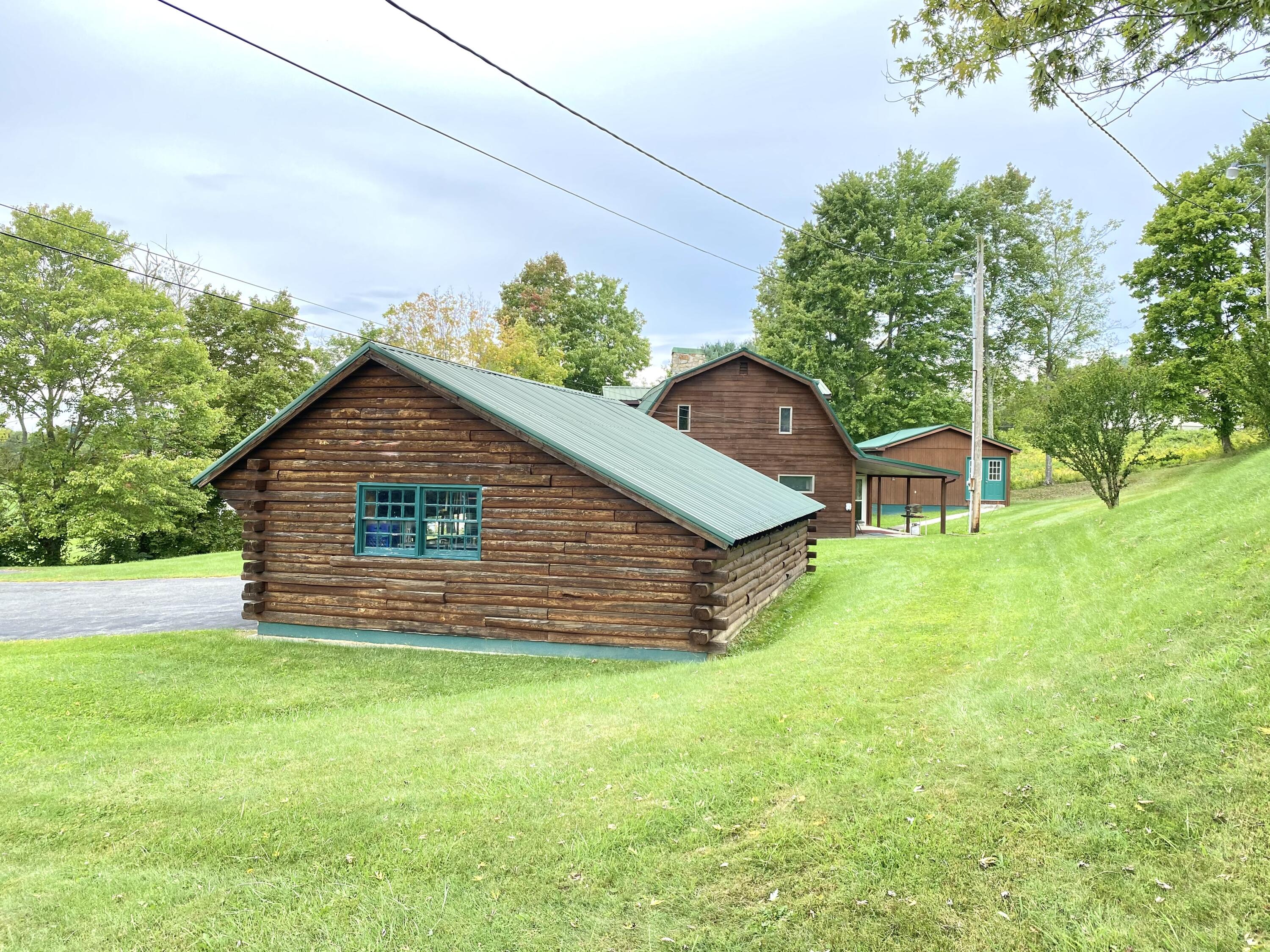 6327 Hurricane Road Wise, VA 24293 - Photo 8 of 47 75B3C251-3DEA-4CC1-8B44-EB4E15FED2F7