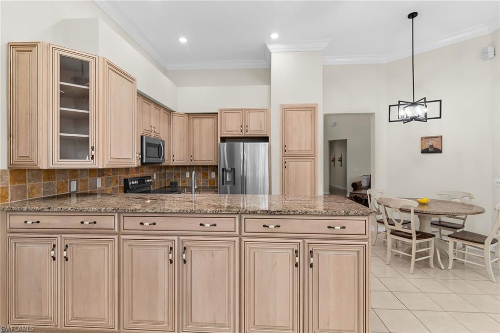 8574 Peppertree Way Naples, FL 34114 - Photo 6 of 44