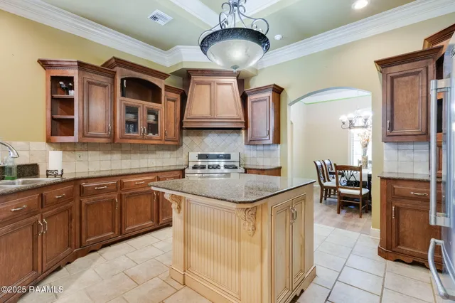 $355,000 | 605 Terrell Court, New Iberia, LA 70563