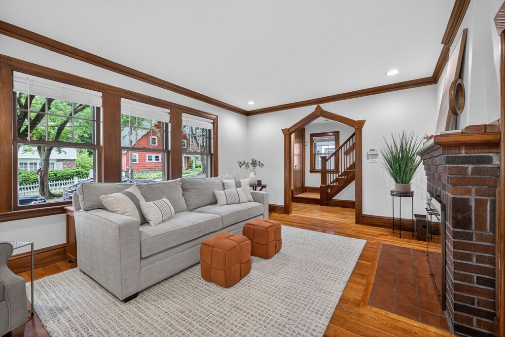 40 Arborough Road Boston, MA 02131 - Photo 3 of 36