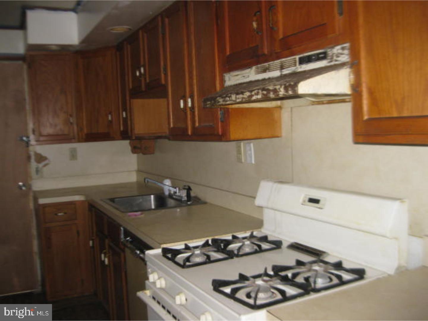1001 Collings Road Camden, NJ 08104 - Photo 5 of 20
