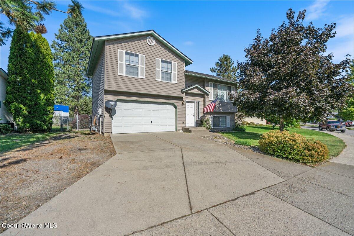 6973 Legacy Drive Rathdrum, ID 83858 - Photo 5 of 45 Front of home