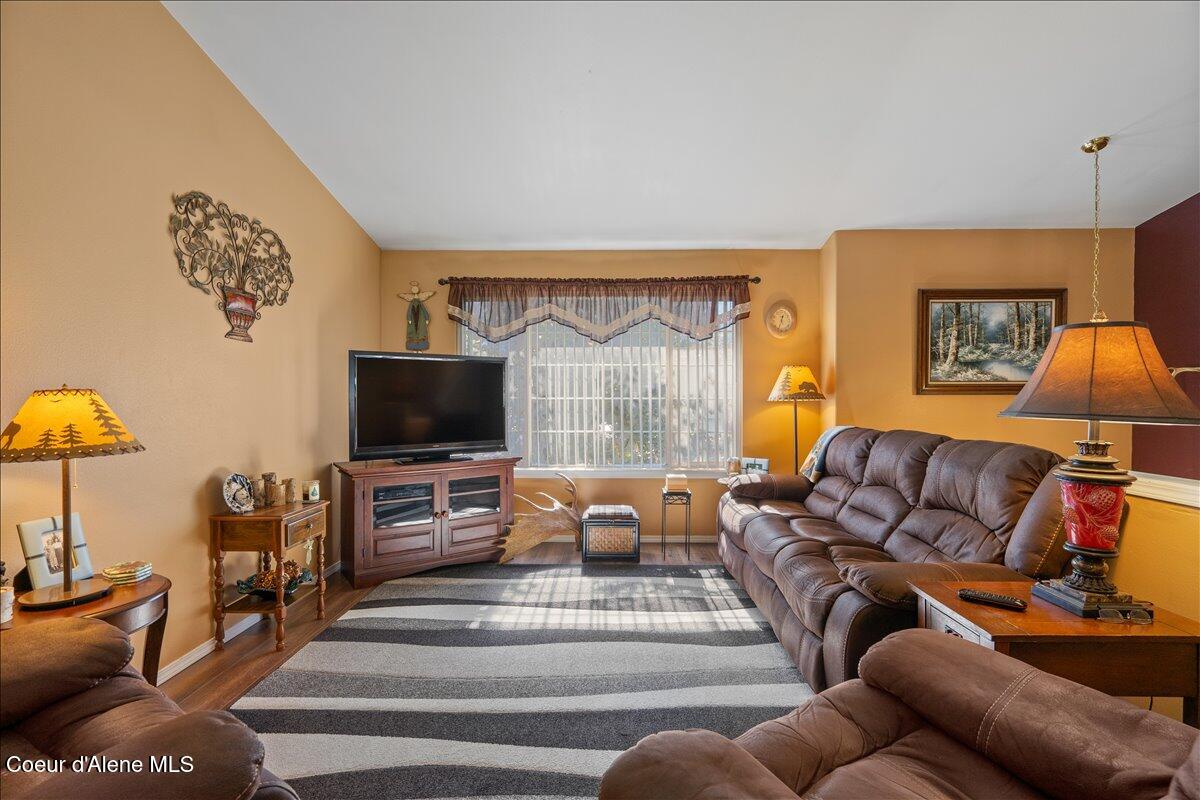 6973 Legacy Drive Rathdrum, ID 83858 - Photo 8 of 45 Living Room