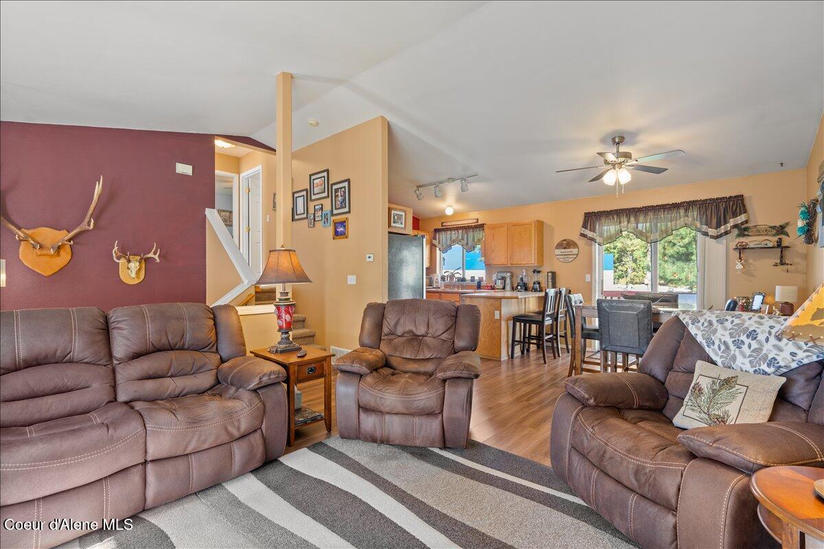 6973 Legacy Drive Rathdrum, ID 83858 - Photo 10 of 45 Living Room
