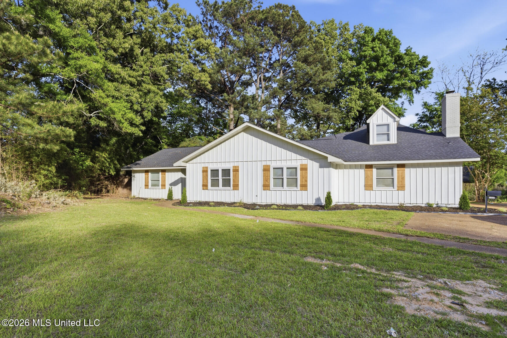 5515 Old Canton Road Jackson, MS 39211 - Photo 2 of 39 5515 Old Canton Rd