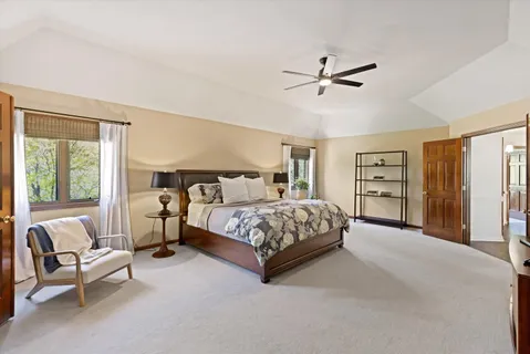 $1,265,000 | 450 Stagecoach Run, Glen Ellyn, IL 60137