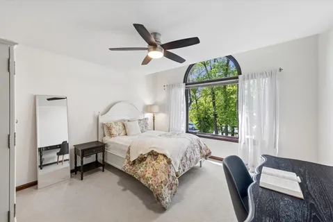 $1,265,000 | 450 Stagecoach Run, Glen Ellyn, IL 60137