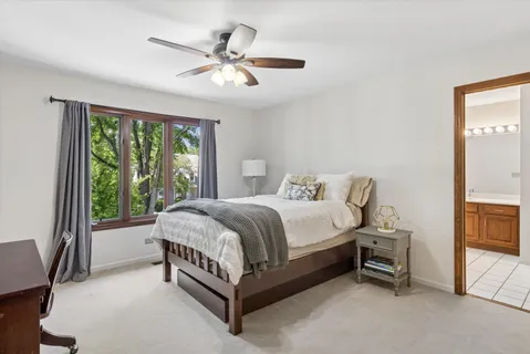 $1,265,000 | 450 Stagecoach Run, Glen Ellyn, IL 60137