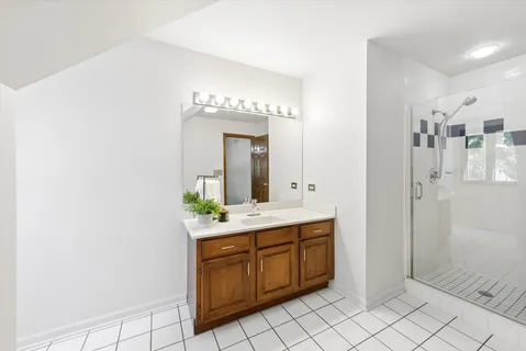 $1,265,000 | 450 Stagecoach Run, Glen Ellyn, IL 60137