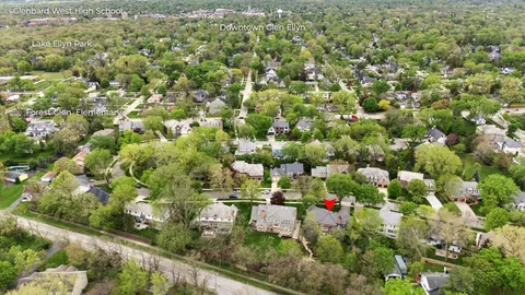 $1,265,000 | 450 Stagecoach Run, Glen Ellyn, IL 60137