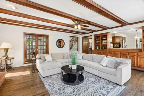 $1,265,000 | 450 Stagecoach Run, Glen Ellyn, IL 60137