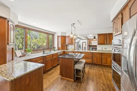 $1,265,000 | 450 Stagecoach Run, Glen Ellyn, IL 60137