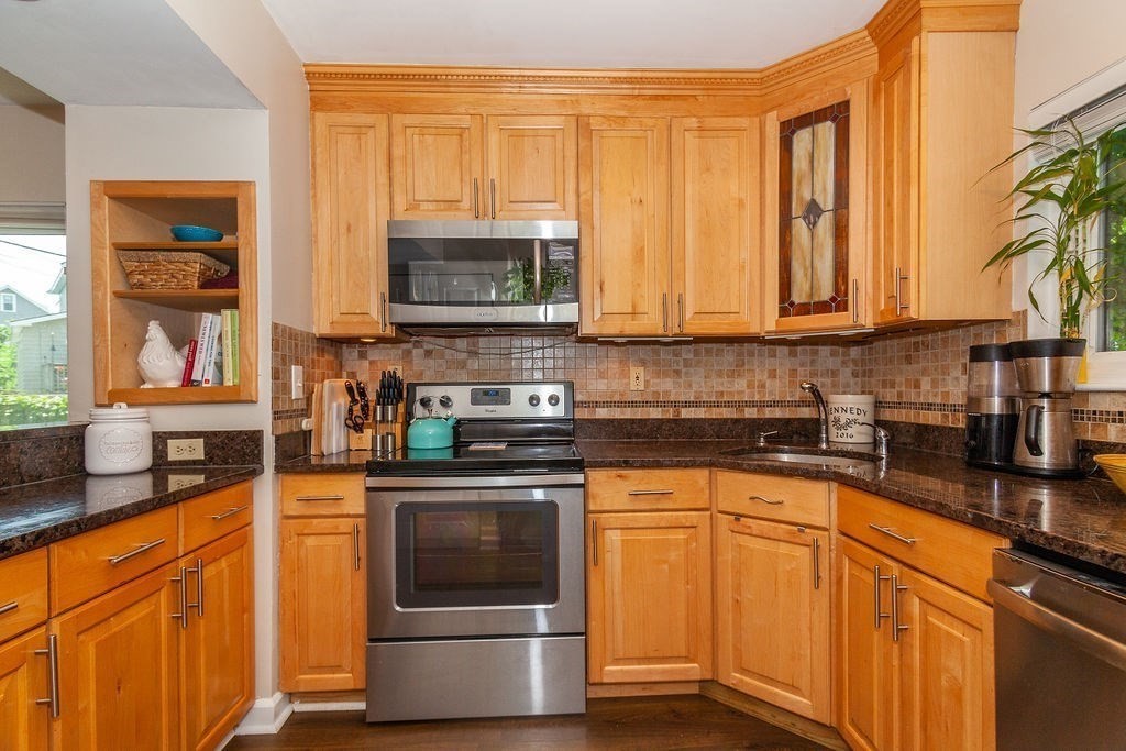 129 Governor Winthrop Road, Unit 1A Somerville, MA 02145 - Photo 8 of 27