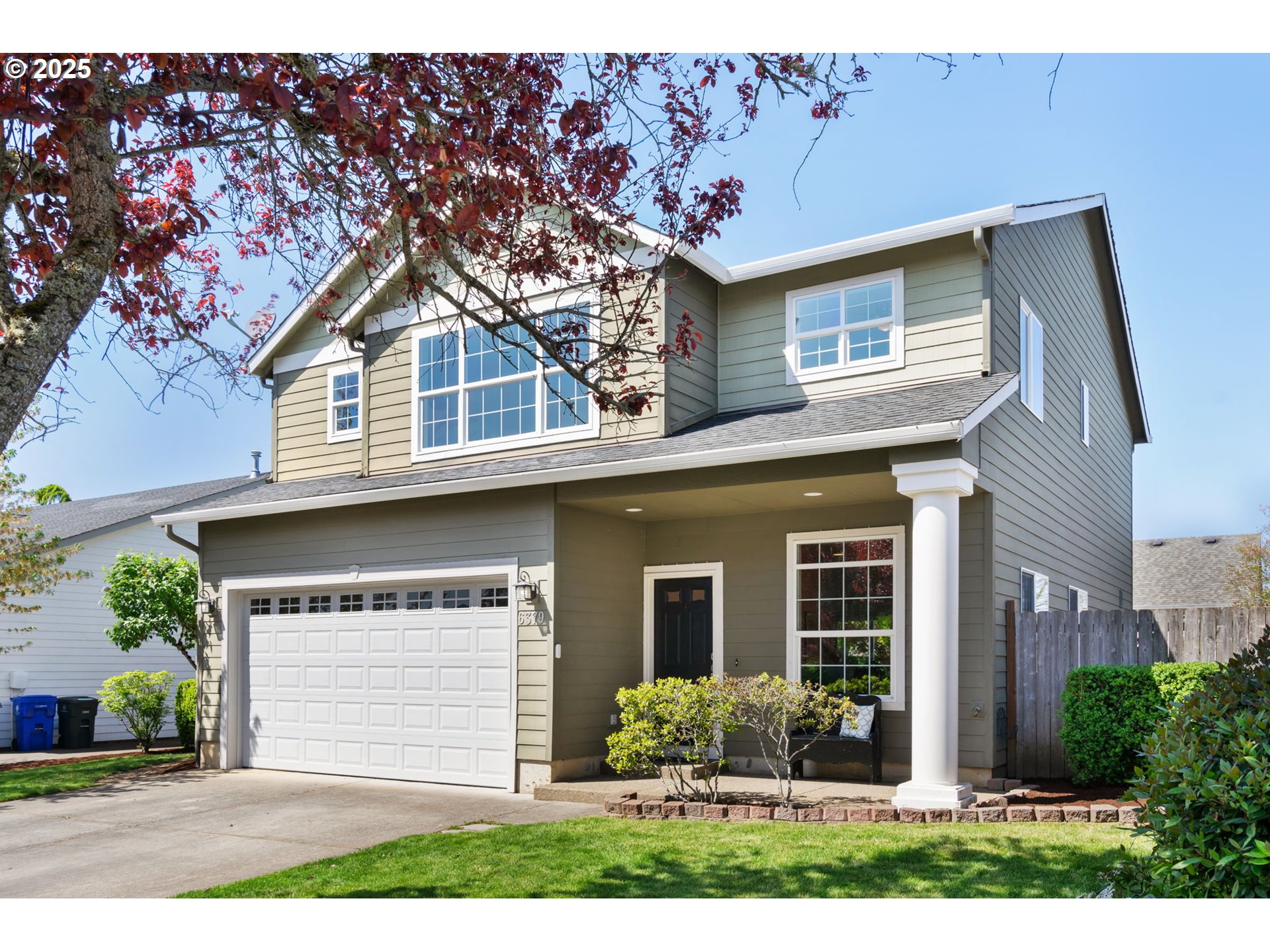 6379 Southeast 31st Terrace Gresham, OR 97080 - Photo 2 of 42 front view of a house with a yard