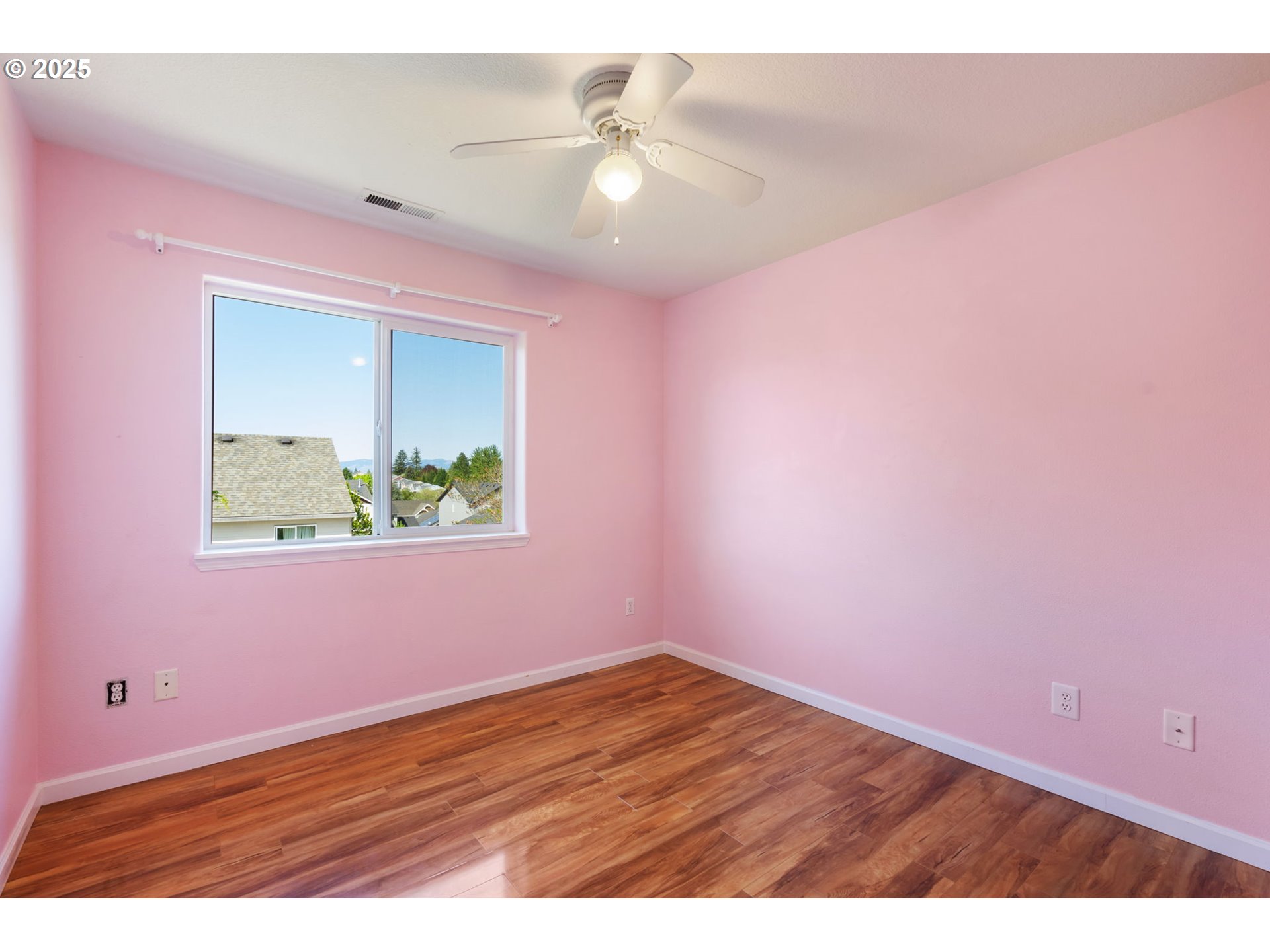 6379 Southeast 31st Terrace Gresham, OR 97080 - Photo 32 of 42 a view of an empty room