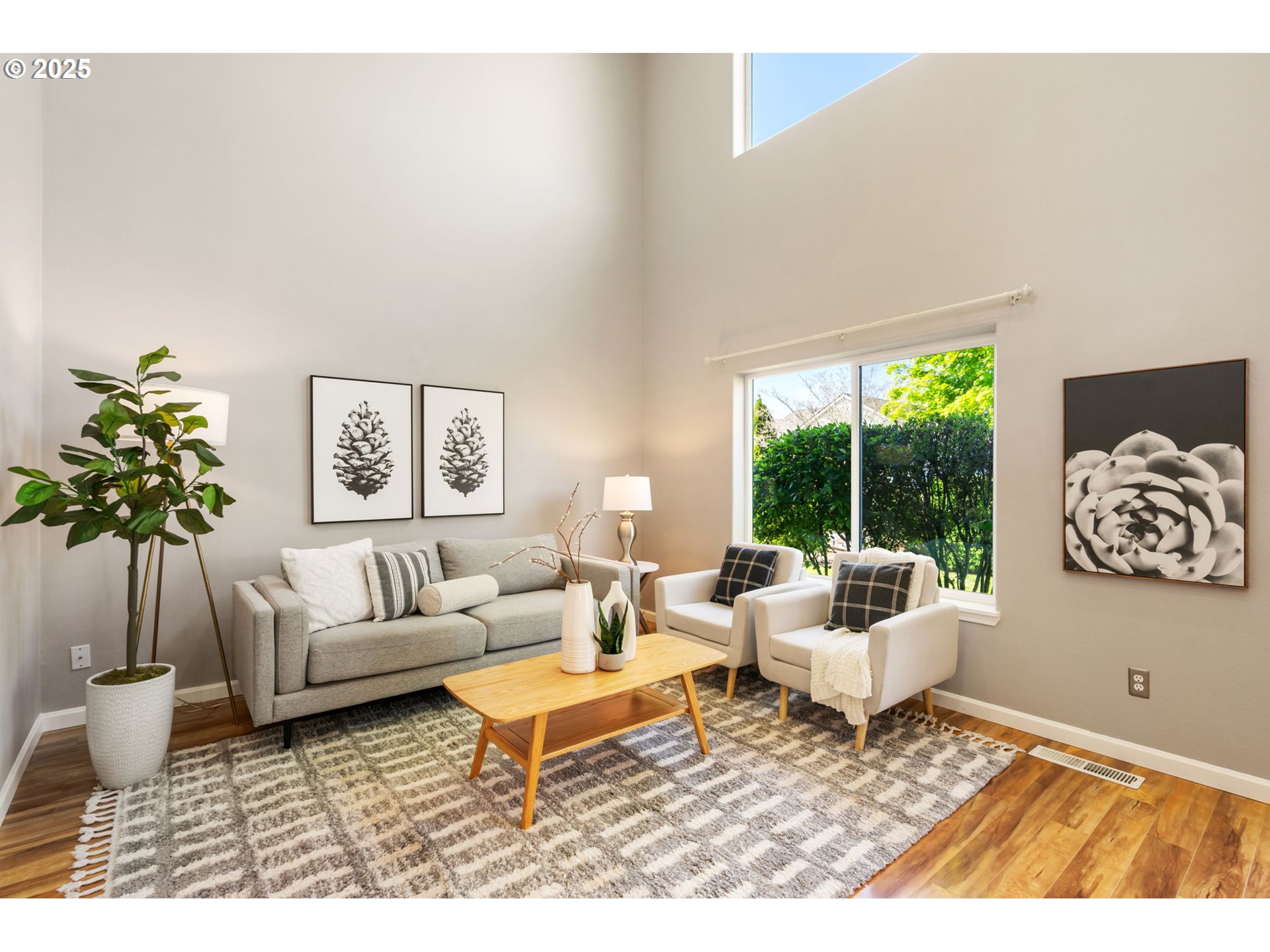 6379 Southeast 31st Terrace Gresham, OR 97080 - Photo 10 of 42 a living room with furniture and a large window