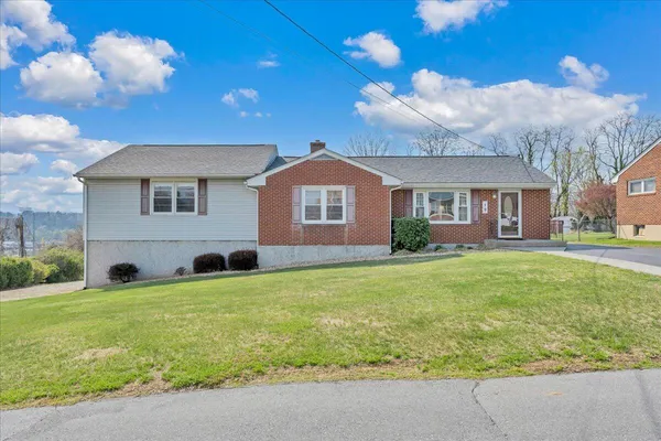 $324,950 | 19 Hillmount Drive, Salem, VA 24153
