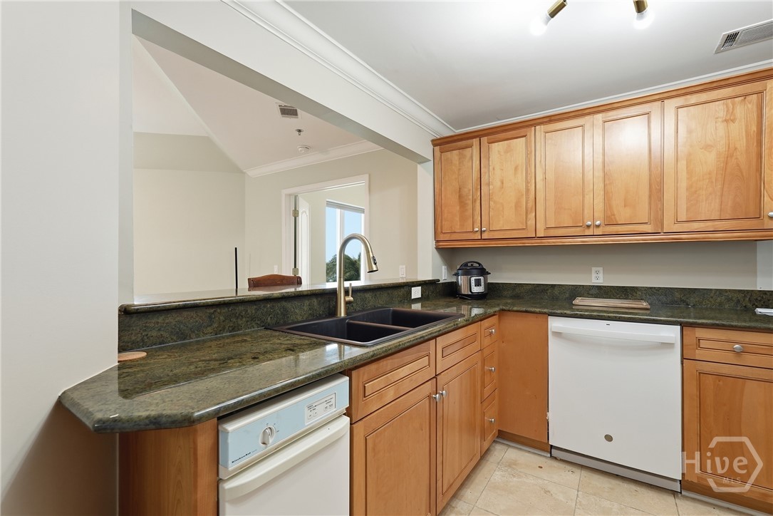 700 Wilmington Island Road, Unit 403 Savannah, GA 31410 - Photo 14 of 32