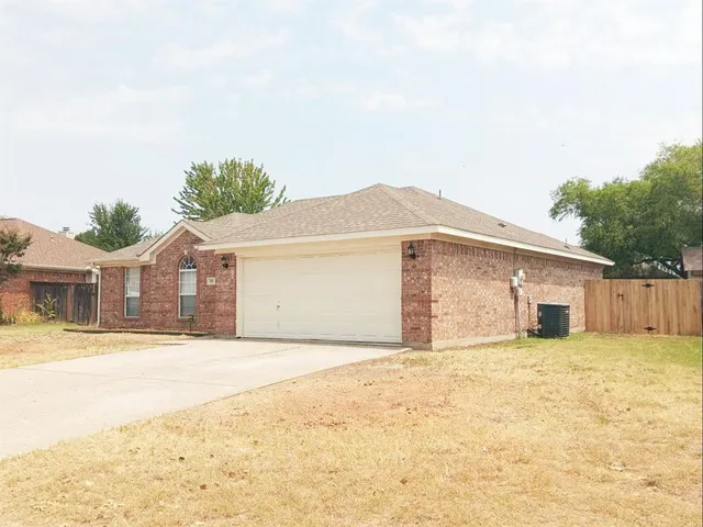 $1,895 | 532 Brandy Court, Saginaw, TX 76179