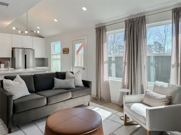 $1,750 | 2714 Discovery Trails, Conroe, TX 77301