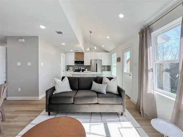 $1,750 | 2714 Discovery Trails, Conroe, TX 77301