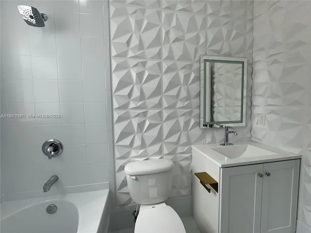 $2,650 | 10012 Northwest 7th Street, Unit 208, Miami, FL 33172