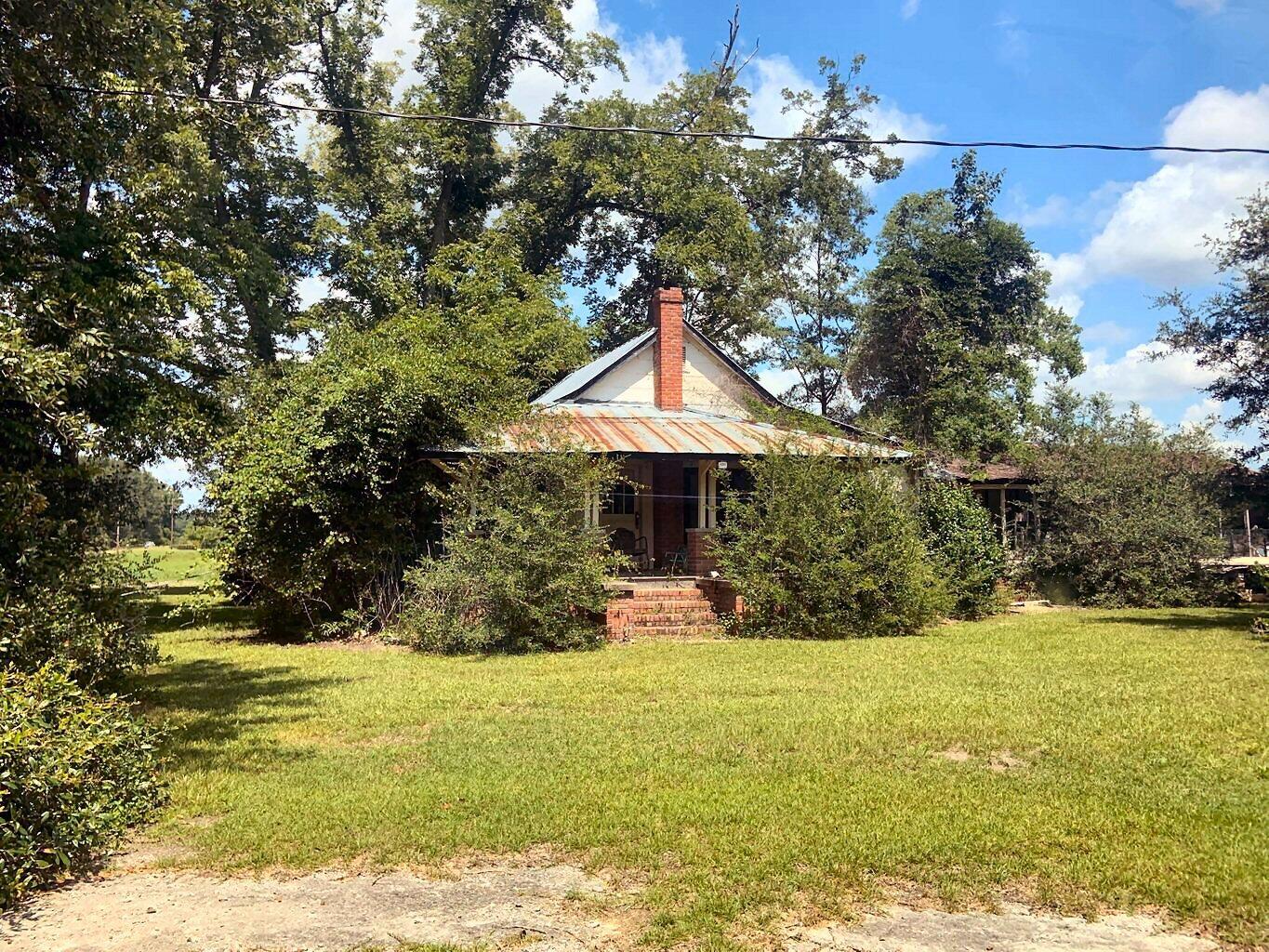 5 State Road Holly Hill, SC 29059 - Photo 14 of 25 Old abandoned Farm House!