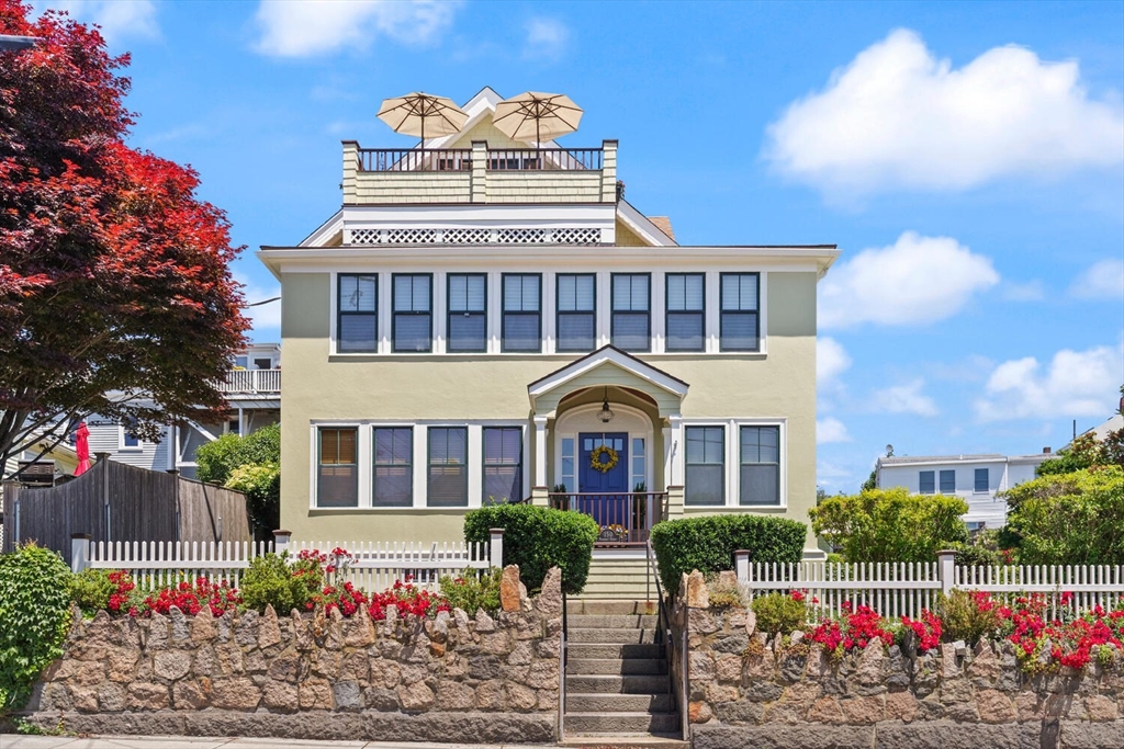 150 Prospect Street, Unit 3 Gloucester, MA 01930 - Photo 1 of 25 a front view of a house