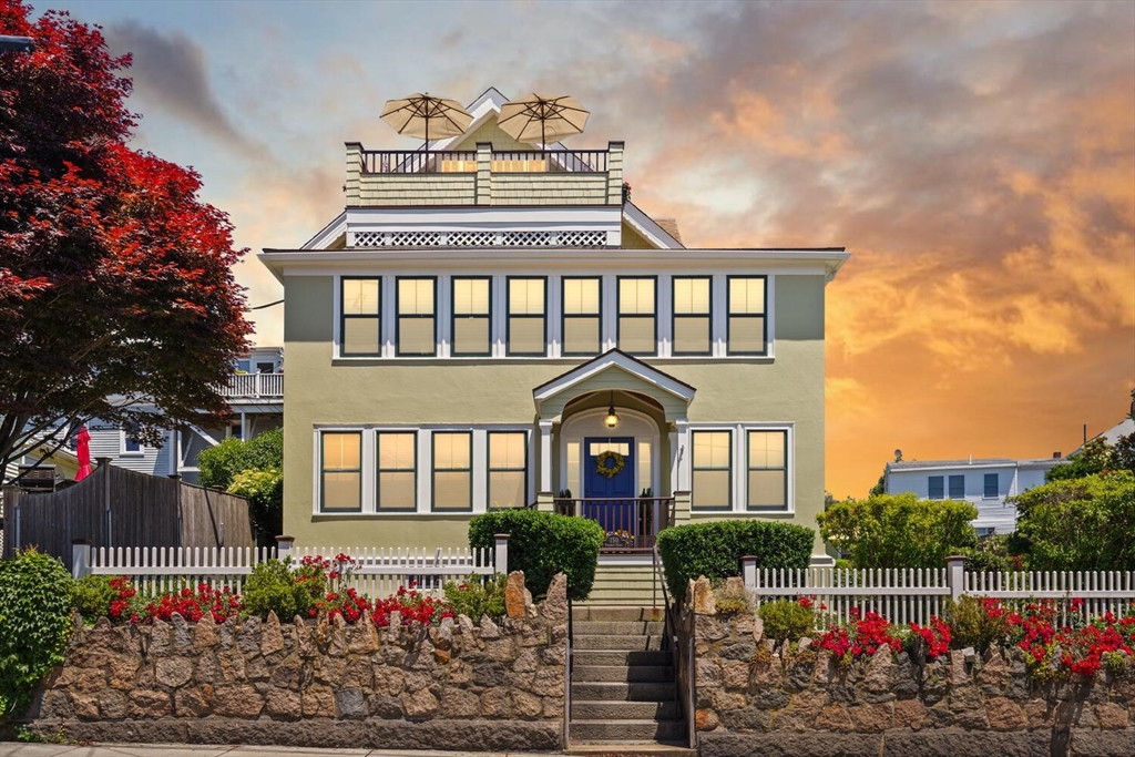 150 Prospect Street, Unit 3 Gloucester, MA 01930 - Photo 2 of 25 a front view of a house