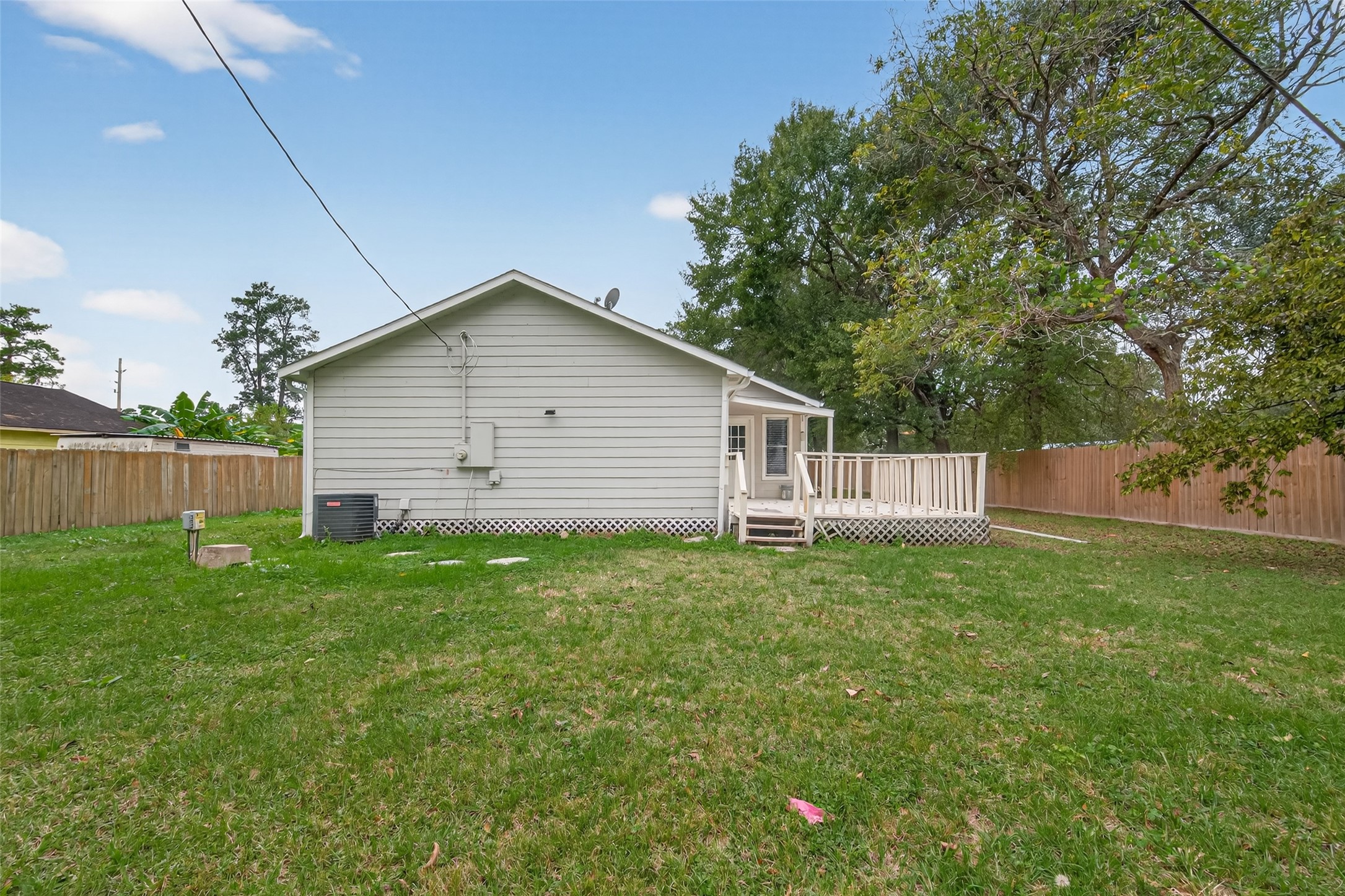 27812 Red Fox Road Tomball, TX 77377 - Photo 29 of 33 a view of a backyard with a garden