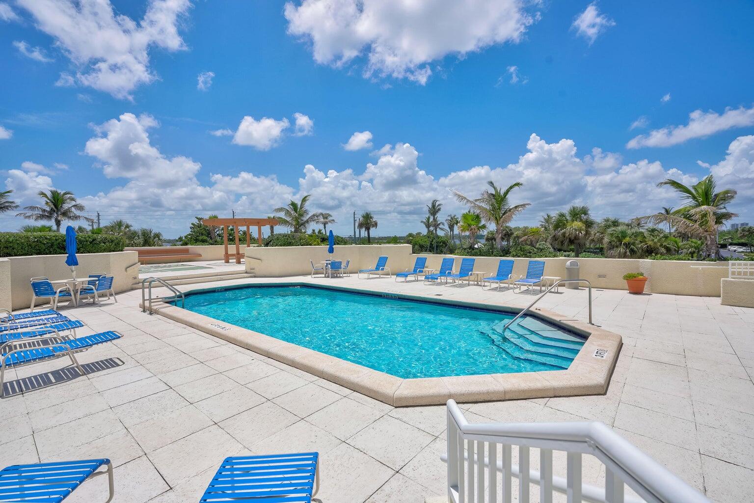 5510 North Ocean Drive, Unit 17D Singer Island, FL 33404 - Photo 9 of 57 20210409115632899970000000-o