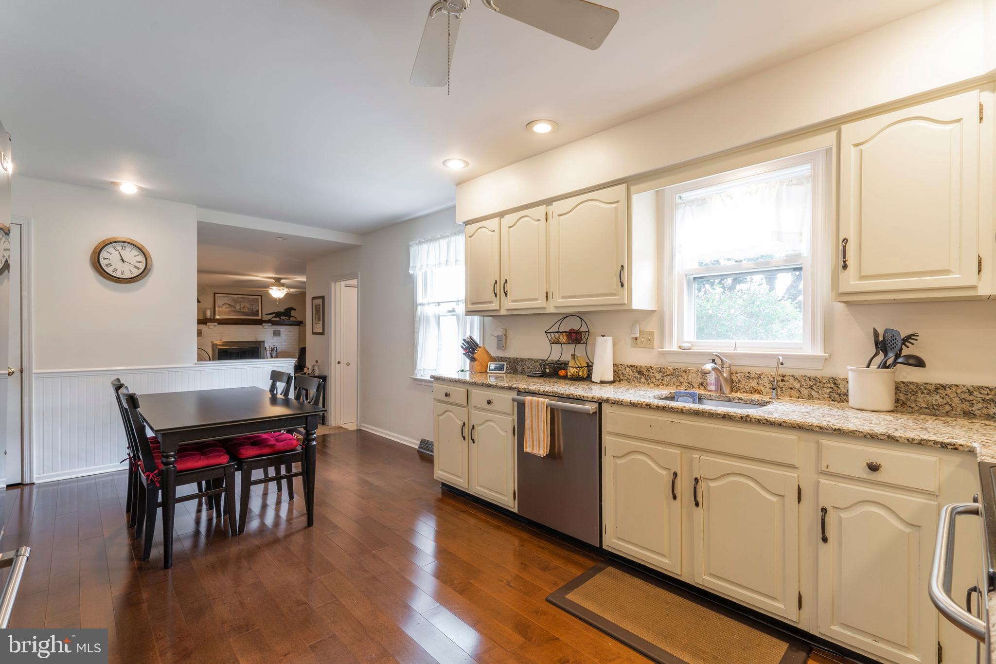 710 North Reeds Road Downingtown, PA 19335 - Photo 11 of 32 Kitchen - granite countertops