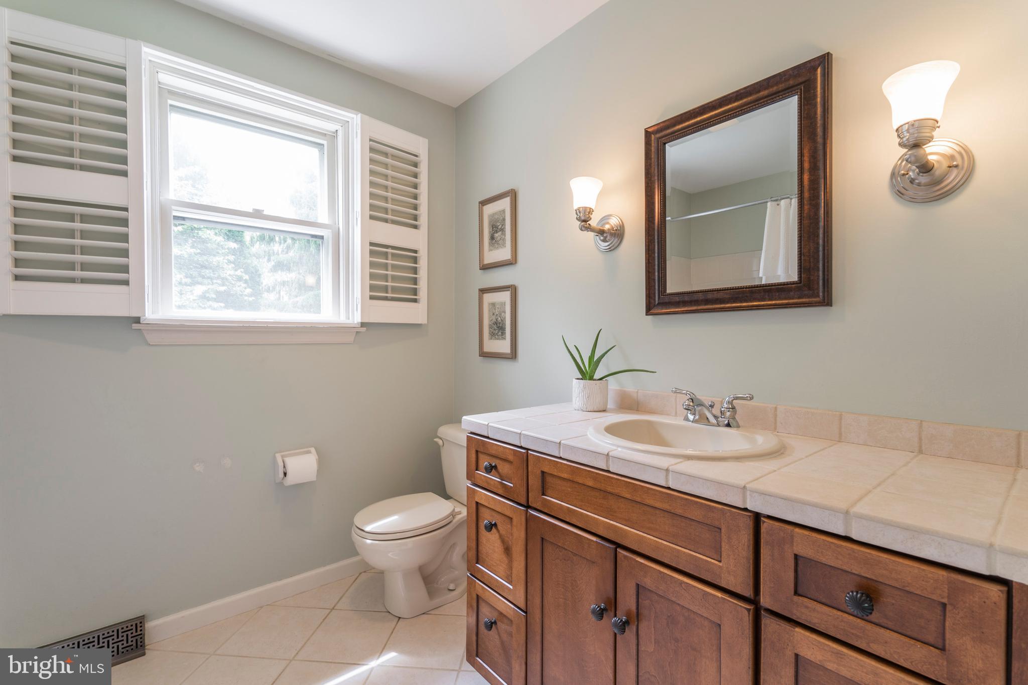710 North Reeds Road Downingtown, PA 19335 - Photo 26 of 32 Hall Bathroom