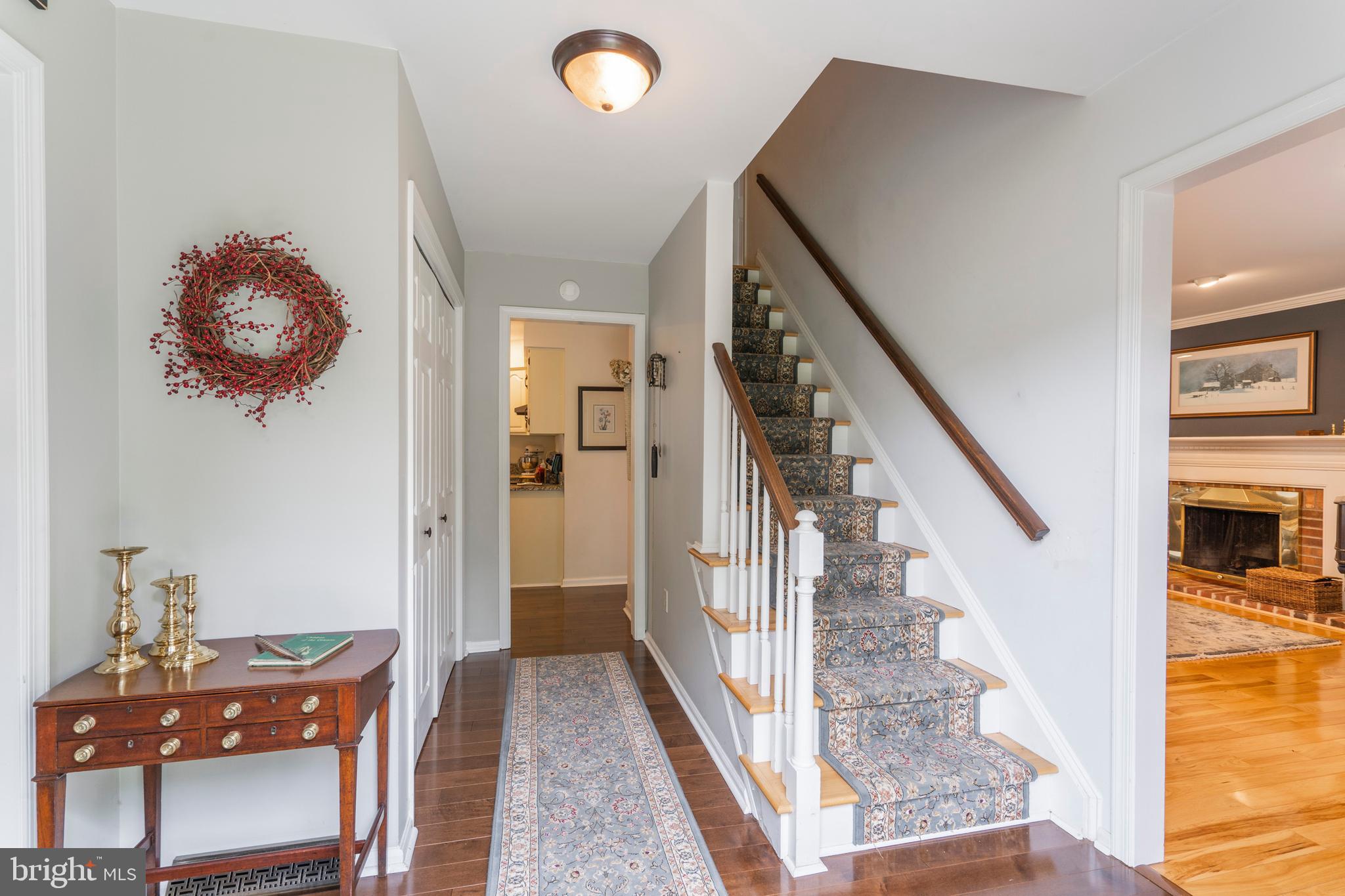 710 North Reeds Road Downingtown, PA 19335 - Photo 5 of 32 Foyer