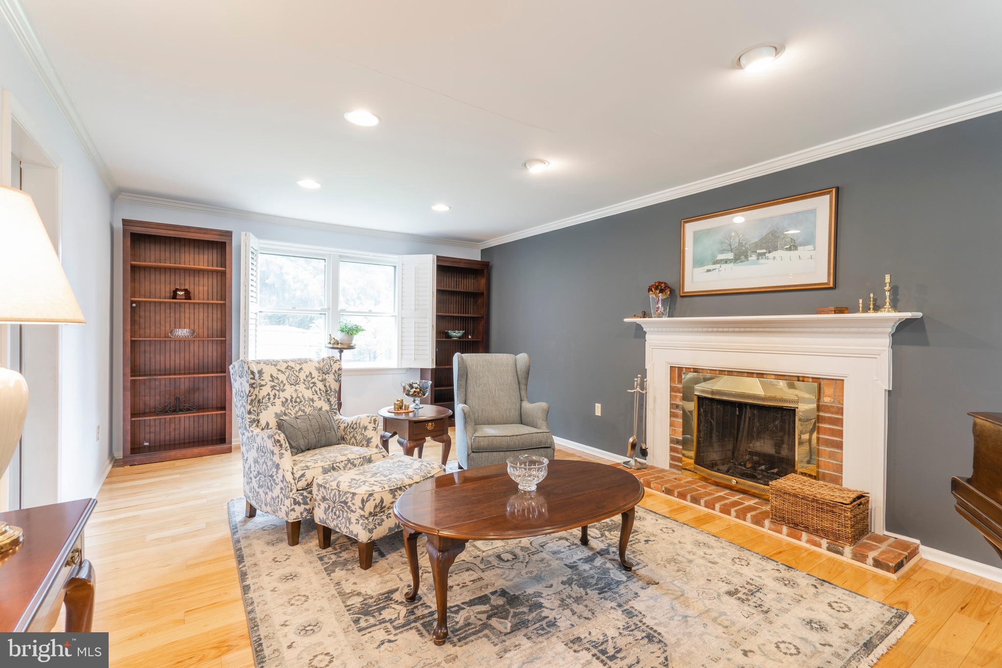 710 North Reeds Road Downingtown, PA 19335 - Photo 7 of 32 Living Room - recessed lighting