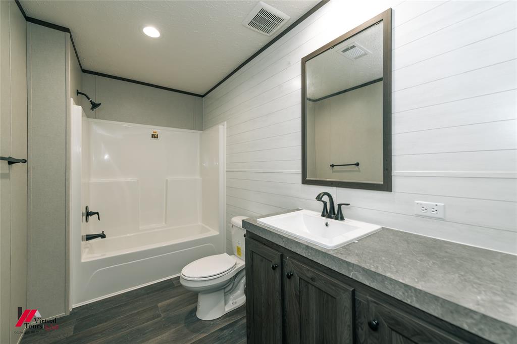 810 Chalybeate Springs Road Plain Dealing, LA 71064 - Photo 22 of 38 Third Full Bathroom