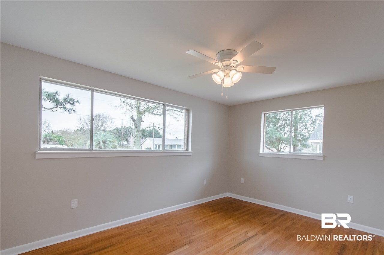 708 West Magnolia Avenue Foley, AL 36535 - Photo 11 of 29 Second Bedroom