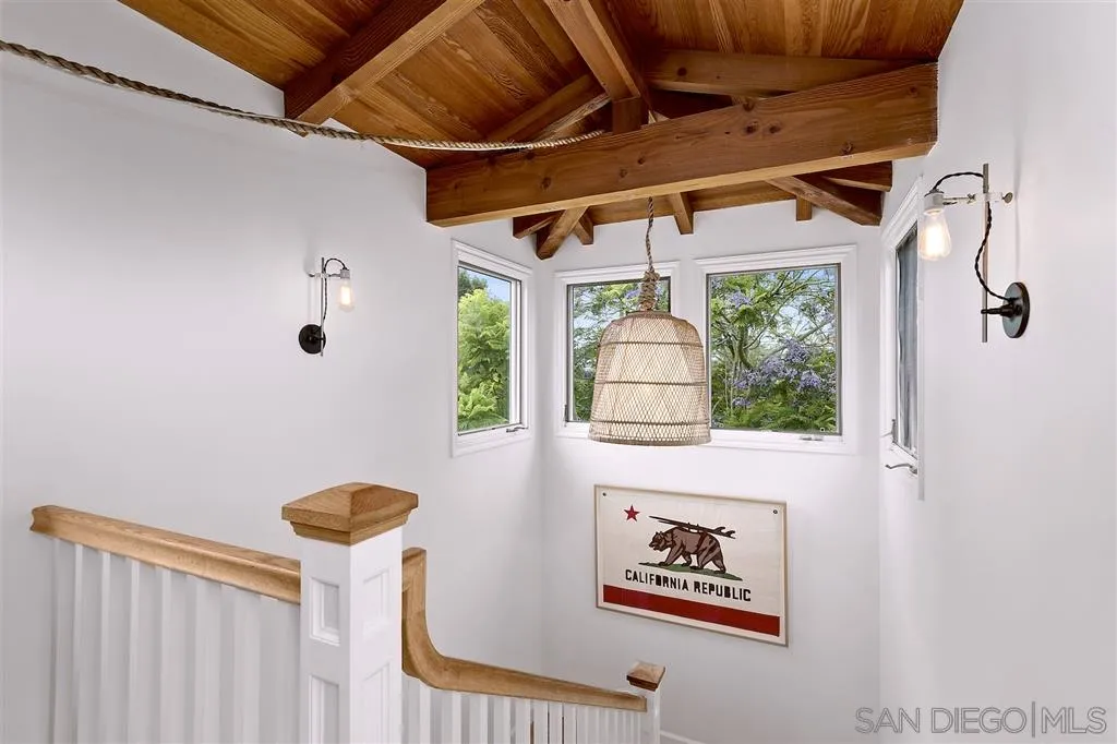 1441 Crest Drive Encinitas, CA 92024 - Photo 13 of 25 a view of entryway